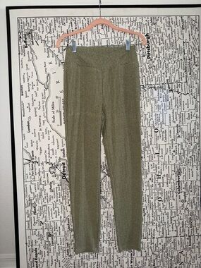 HALARA Olive Green Ribbed Crossover 7/8 Length High-Rise Leggings